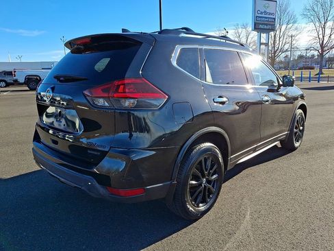 Used 2018 Nissan Rogue SV w/ Premium Package image 6