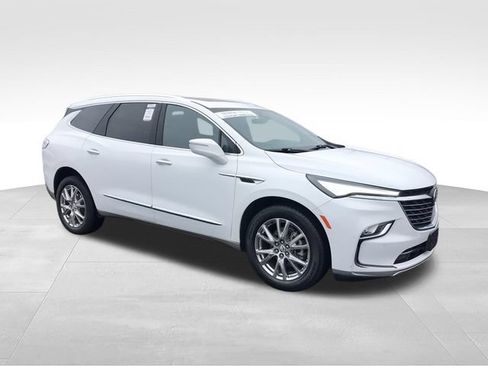 Used 2023 Buick Enclave Essence w/ Experience Buick Package AWD/4WD image 2