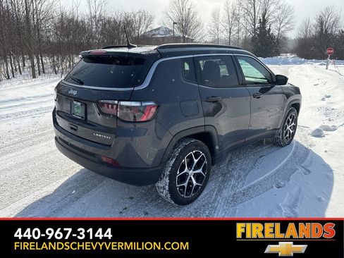 Used 2024 Jeep Compass Limited image 10