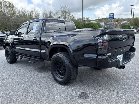 Used 2023 Toyota Tacoma SR5 w/ Technology Package AWD/4WD image 10