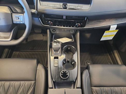 New 2026 Nissan Rogue Platinum image 19