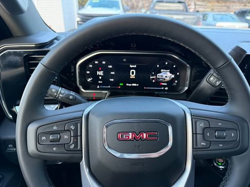New 2026 GMC Sierra 1500 SLE image 24