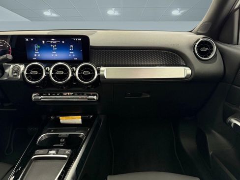 New 2026 Mercedes-Benz GLB 250 image 25