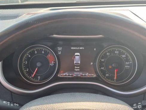 Used 2018 Jeep Cherokee Trailhawk w/ Quick Order Package 27L AWD/4WD image 19