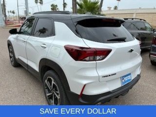 Used 2023 Chevrolet TrailBlazer RS w/ Sun and Liftgate Package FWD image 5