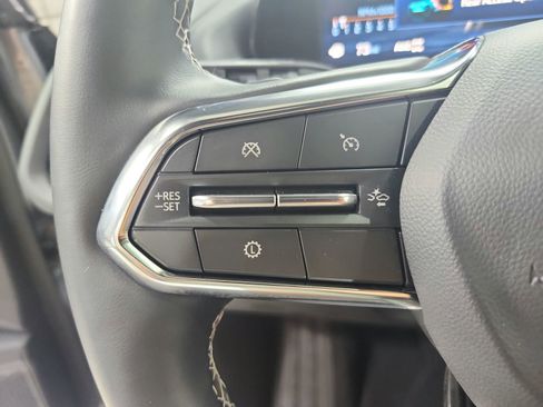 Used 2025 Chevrolet Traverse Z71 AWD/4WD image 23