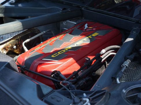 Used 2022 Chevrolet Corvette Stingray Preferred Cpe w/ Z51 Performance Package RWD image 31