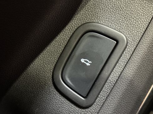 Used 2026 Chevrolet Traverse RS w/ LPO, Floor Liner Package AWD/4WD image 37