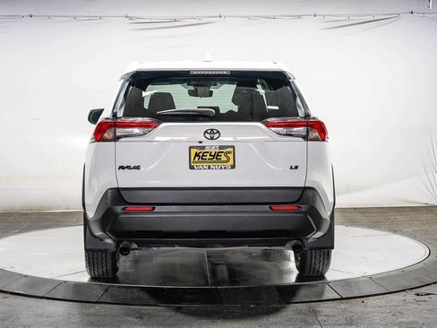 Certified 2022 Toyota RAV4 LE FWD image 4