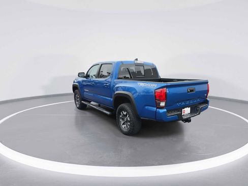 Certified 2018 Toyota Tacoma TRD Off-Road w/ Technology Package image 6