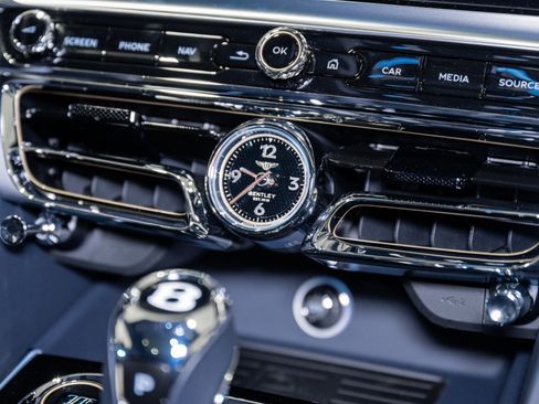 Certified 2024 Bentley Flying Spur V8 AWD/4WD image 44