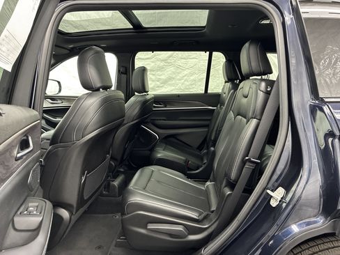 Certified 2024 Jeep Grand Cherokee L Limited w/ Luxury Tech Group II AWD/4WD image 12