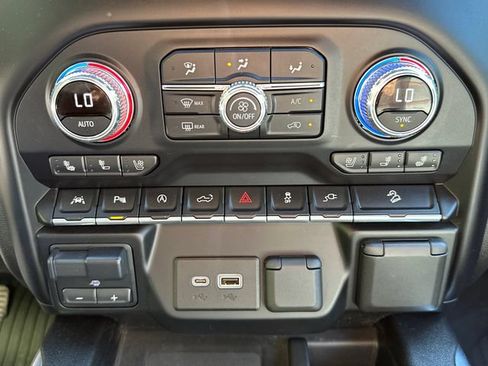 Used 2021 GMC Sierra 1500 AT4 w/ AT4 Value Package AWD/4WD image 32