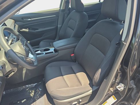 Used 2023 Nissan Altima 2.5 SV FWD image 15