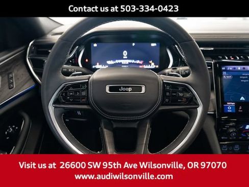 Used 2023 Jeep Grand Cherokee Overland AWD/4WD image 15