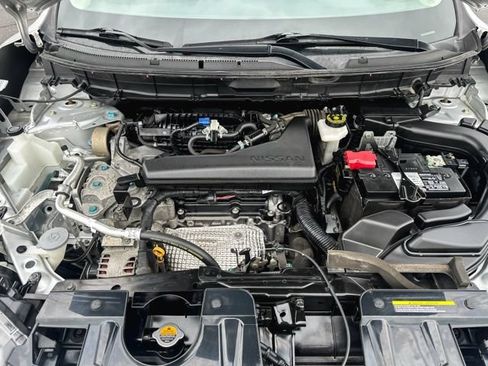 Used 2020 Nissan Rogue SV FWD image 12