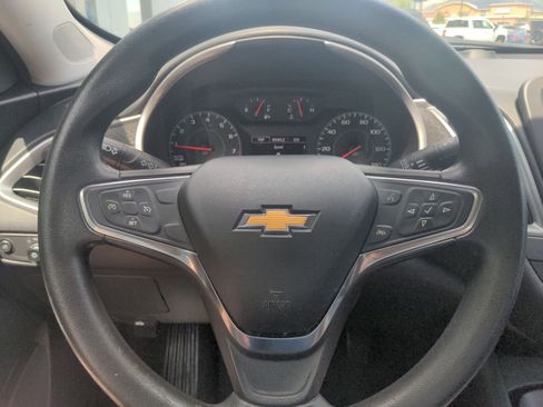 Used 2018 Chevrolet Malibu LS image 12