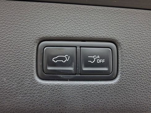 Certified 2023 Kia Carnival SX image 28