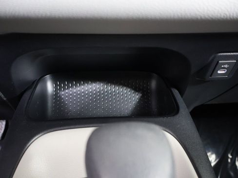 Used 2023 Toyota Corolla LE image 4