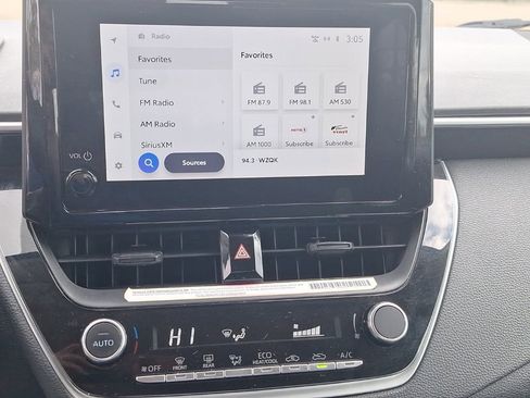 Used 2024 Toyota Corolla LE image 28