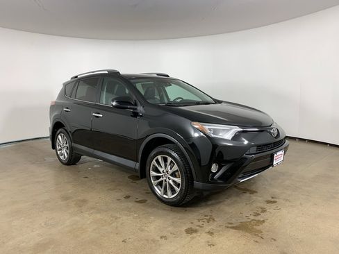 Used 2017 Toyota RAV4 Limited image 5
