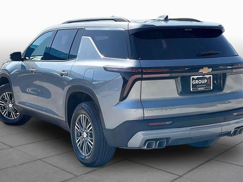 Used 2026 Chevrolet Traverse LT w/ Driver Confidence Package AWD/4WD image 12