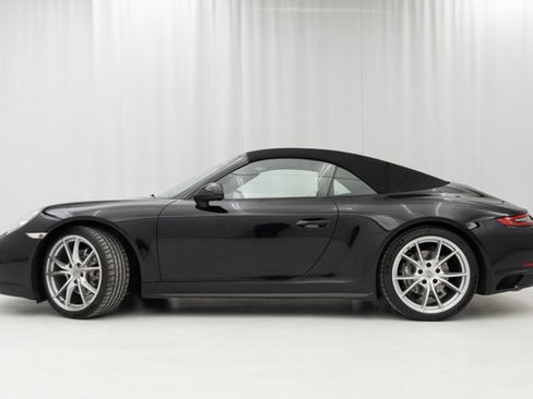 Used 2017 Porsche 911 Carrera 4 image 32