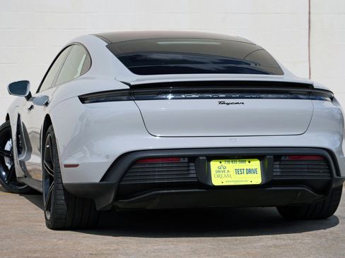 Used 2022 Porsche Taycan RWD image 6