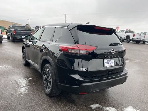 Used 2024 Nissan Rogue SV AWD/4WD image 10