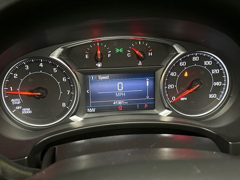 Used 2023 GMC Terrain SLE w/ Driver Convenience Package image 17