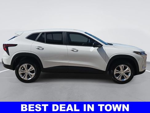 New 2026 Chevrolet Trax LS w/ Driver Confidence Package FWD image 2