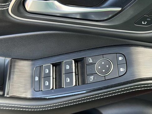 Certified 2025 Nissan Rogue Platinum image 19