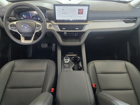 New 2025 Ford Explorer Active w/ Active Comfort Package image 19