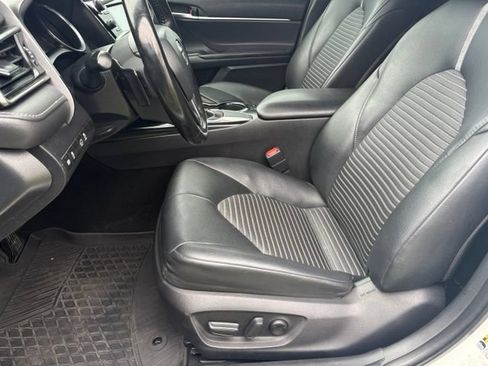 Used 2019 Toyota Camry LE FWD image 9