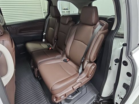 New 2026 Honda Odyssey Touring image 32