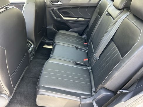 Used 2024 Volkswagen Tiguan SE FWD image 15