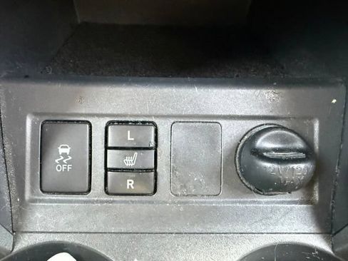 Used 2011 Toyota RAV4 Limited w/ Limited Extra Value Pkg AWD/4WD image 22