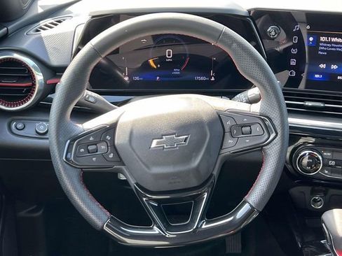 Certified 2024 Chevrolet Trax RS w/ Sunroof Package FWD image 13