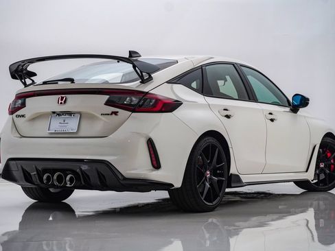 Used 2025 Honda Civic Type R image 9