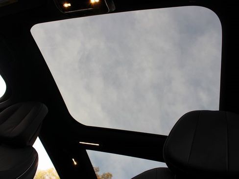 Used 2023 Mercedes-Benz EQS 580 4MATIC SUV image 23