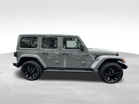 Used 2023 Jeep Wrangler Unlimited Sahara w/ Cold Weather Group AWD/4WD image 10
