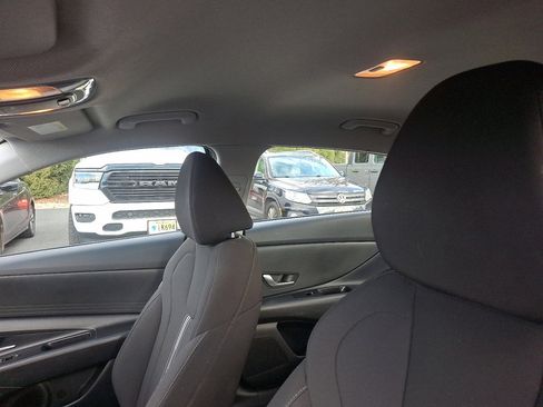 Used 2024 Hyundai Elantra SEL image 24