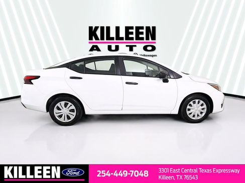 Used 2025 Nissan Versa S FWD image 9