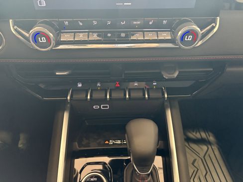 New 2026 Chevrolet Colorado Z71 w/ Technology Package image 18