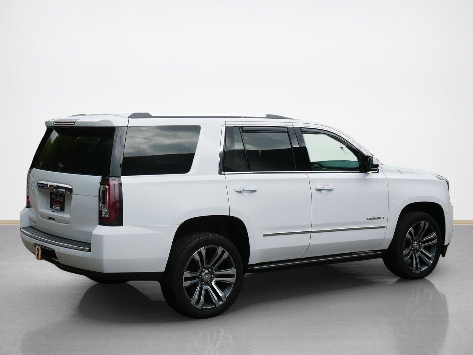 Used 2018 GMC Yukon Denali w/ Denali Ultimate Package AWD/4WD image 3