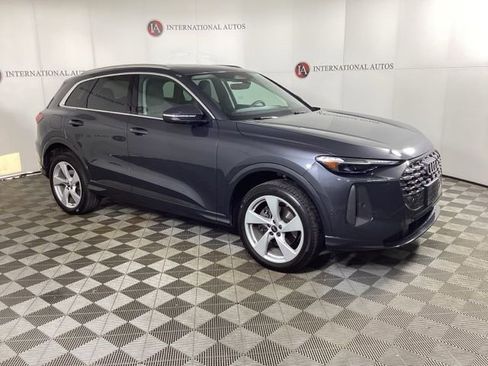 Certified 2025 Audi Q5 Premium Plus w/ Premium Plus image 3