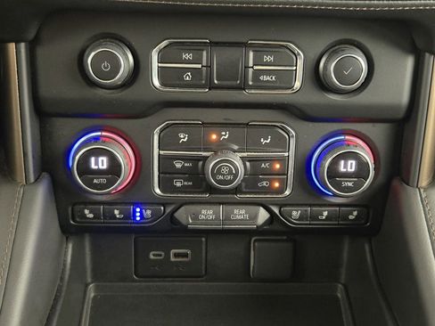 Used 2023 Chevrolet Tahoe High Country AWD/4WD image 19