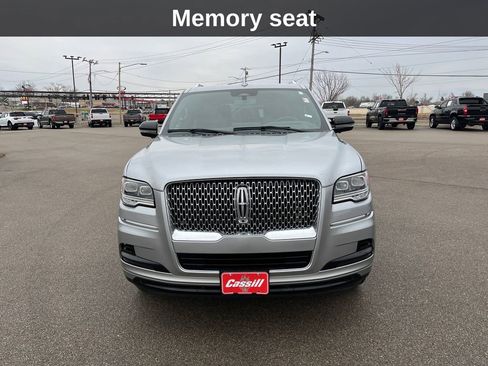 Used 2022 Lincoln Navigator Reserve image 10