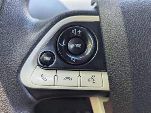 Used 2017 Toyota Prius Two w/ Prius Two Safety Plus Package FWD image 25