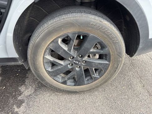 Used 2022 Kia Sorento S w/ Panoramic Sunroof Package image 15